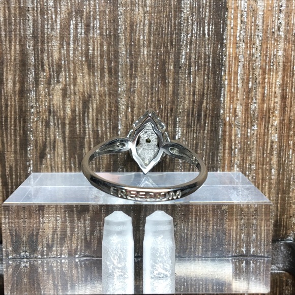 FRAGRANT JEWELS Ring Size 8 - Picture 3 of 5